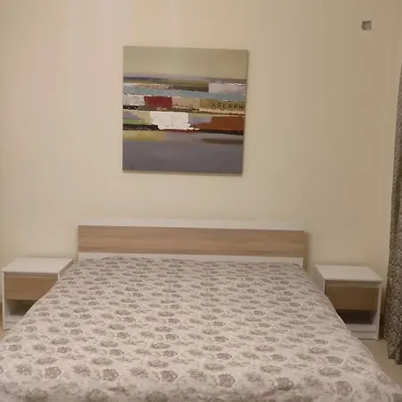 Dalli Apartment *